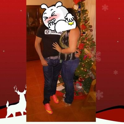 pareja swinger que busca experimentar y conocer parejas que deseen intercambiar experiencias.