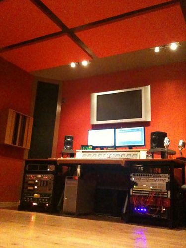 RevelartStudios's profile picture. Somos un Estudio de grabación, donde te ofrecemos la posibilidad de grabar con equipos de maxima calidad tus proyectos.