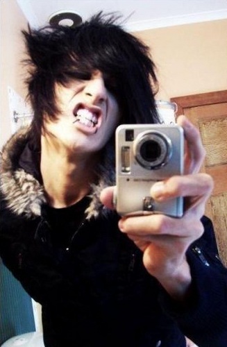 soprafollower@live.com
o mesmo quem: @Hiiroshii (: