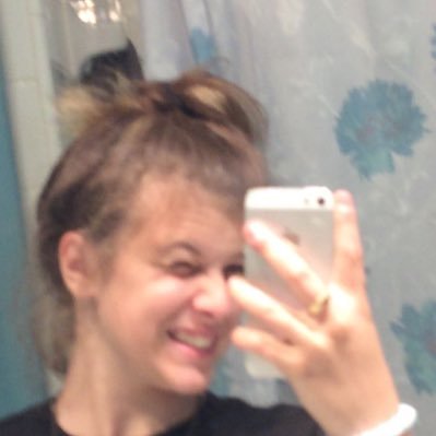 SaraSerment28's profile picture. don’t care, didn’t ask