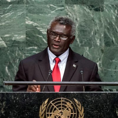 The Prime Minister of Solomon Islands is Solomon Islands' head of government, consequent on being the leader of the party or coalition with majority support .