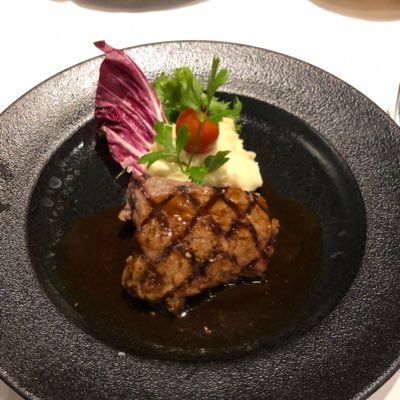 kangaenasushi's profile picture. お寿司もいいけどお肉もね