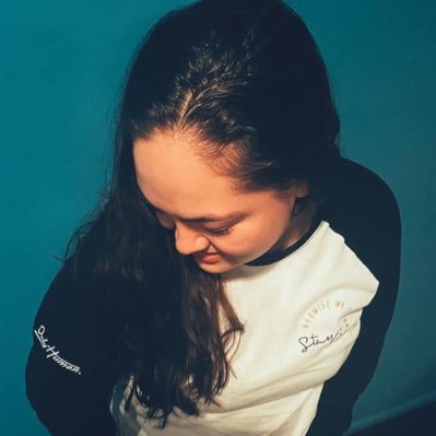 MarianaMallen's profile picture. Democratic socialist🌊 CIA chef 🔪 Pit bull mom 🐶 Only Human Advocate 🤙🏻 (L)GBTQ+ supporter and professional asshole at your service #pride