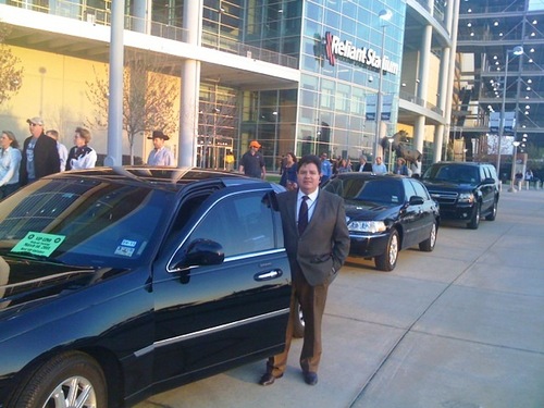 TownKarl's profile picture. Our business is to transport people with style. Corporate, events, airports, meetings, named. We can cater for all your needs with our fleet of luxury vehicles.