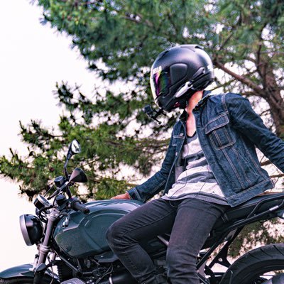 バイク・キャンプ・カメラ好きによるアウトドアチャンネルです。  バイク仲間と行く絶景スポット カメラ仲間と行くロケーション巡りなど  移動手段は主にバイクですが、バイクに興味のない方でもお楽しみ頂けるアウトドアコンテンツをお届けしていきます。