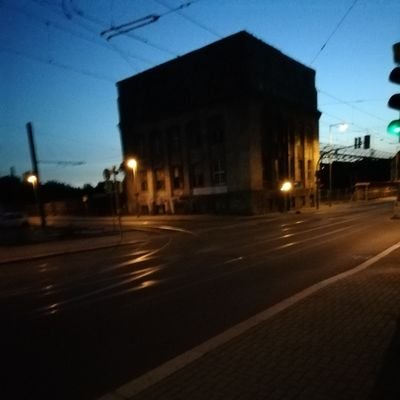 Zwischenräume Zeitgeschichte. Zeit ist Frist.
Rechtsextremismus, Ostdeutschland, Kultur.