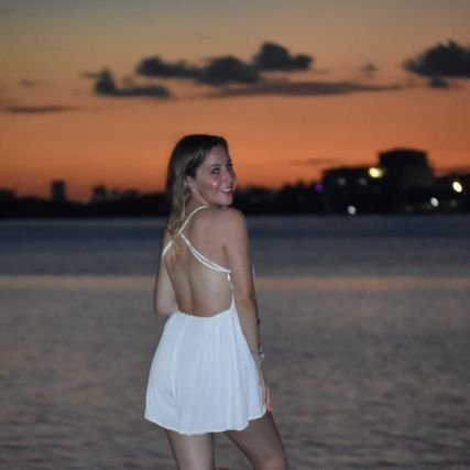 AndreaChapa25's profile picture. 