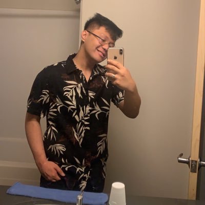 theonlyTomy's profile picture. “C’est cela l’amour, tout donner, tout sacrifier sans espoir de retour.”