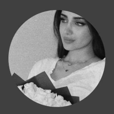 huda_0143's profile picture. مايرضي غٌروري الحلوه إلا القصيده