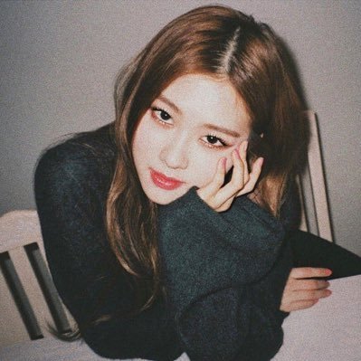 「𝐑𝐨𝐥𝐞𝐩𝐥𝐚𝐲𝐞𝐫」 #⃝Rosé ✧ 𝘩𝑎𝑣𝑒 𝑎 𝑃𝑖𝑛𝑘𝑒𝑢 𝑑𝑎𝑦┊98년 — ❝ Your personal baby. ❞