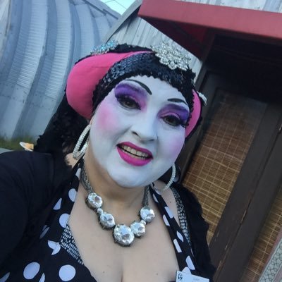 Sister Kristian d'Aura, @sfsisters. Former SF’er exiled to Indiana. Giants fan, sarcastic, fantastic, BRING IT! Ally 🏳️‍🌈 🏳️‍⚧️She/her #fbr #RESISTANCE 😻🐶
