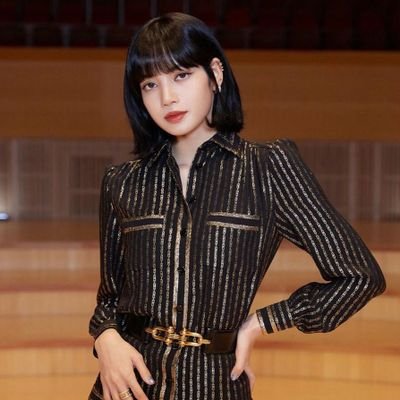 หนึ่งในที่สุดของความสุขในชีวิต คือการมี LISA 💕💛💜
I AM LILIES