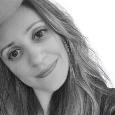 Fashion designer and Direction art da @estiloevisual - Cabeça e ideias fervilhantes! Simplicidade NA MANEIRA de Ser, ousada NA MANEIRA de Pensar