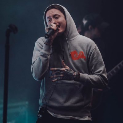 UA for @noahsebastian - singer for @badomenscult - an indoor cat who occasionally streams on twitch. Eats blts with chipotle ranch. Follow him & Bad Omens.