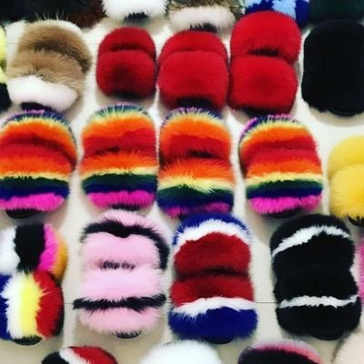 I'm a Chinese wholesaler.😍😍 100%Real Fox Fur slippers slides
🛒💯Wholesale price for all products
📲WA+86 18379575385