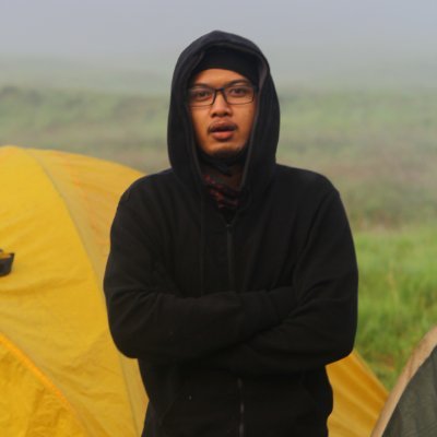 biasa aja gk kyak km yg luar biasa