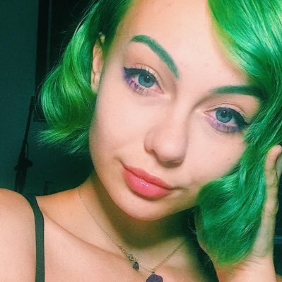 _notawitch's profile picture. Eat the rich