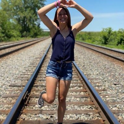 Exandra12's profile picture. sunshine☀️