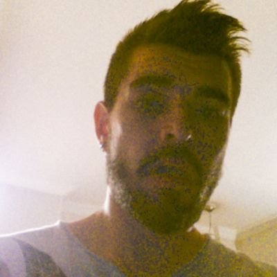 cooldici's profile picture. hayatın sırrını çözmüş gibi dolaşmayan kişi