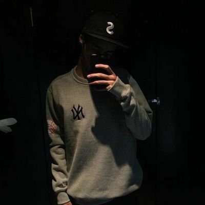 Sr_Distante's profile picture. Siempre he dicho que dentro de mi locura, existe mi propia cordura.