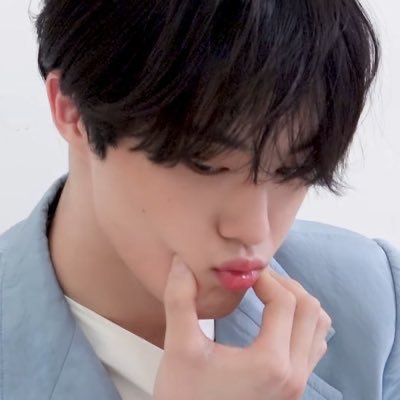 cixtinys's profile picture. pocket-sized🍒