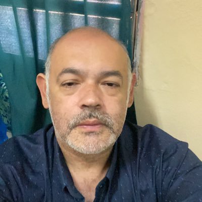 alexand40646163's profile picture. Médico perinatologo