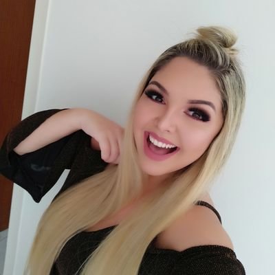 ericaabreucanto's profile picture. Cantora 🎤
Compositora 📝
Mãe de uma princesa , apaixonada por música 😍