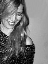 Diseñadora argentina (Riojana), feminista, vivo en España, amo a Julián, viajar y a Dalí. No toco pasamanos y NO me gustan las flores. Mamá de Mateo.
