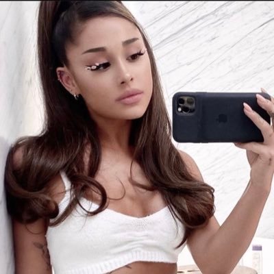 sweetenercali's profile picture. album four, track fifteen