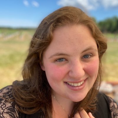 She/Her. 28. Subrights Associate at @ABRAMSbooks. Miami University (OH) ‘17. @ColumbiaPubCrse ’19. Writer. INFP. Mets fan. Islanders fan. Opinions my own.