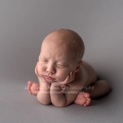 Eugene, OR Award Winning Portrait Photographer. Specializing in Newborn, Maternity, Baby & Children Photography