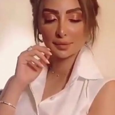 floraa_1234's profile picture. 