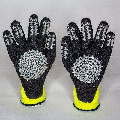 2-in-1 product: a waterproof, puncture resistant glove and fish scaler
Follow us on IG: @glovescaler