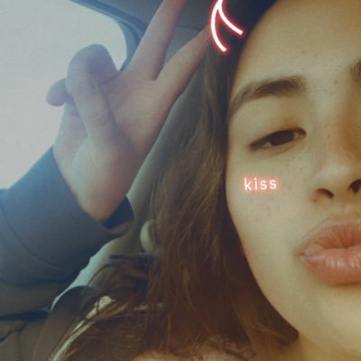 itskarlaaa_'s profile picture. 🐱⚡️// 🔁