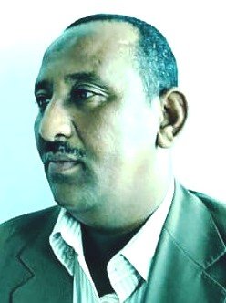 1- شاعر وباحث في الأدب والتراث الثقافي السوداني. 2- مسقط راسه بجزيرة أرتولي واحدة من قرى مدينة بربر بشمال السودان عام 1973. 3- تخرج في قسم إدارة الأعمال بمدرسة