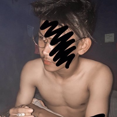 TOP wa? Dm aja.. kalo DM sebutkan umur kalian dulu..
IG: boysbeelove