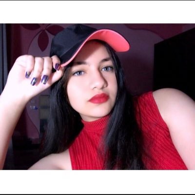 yasminerashed10's profile picture. 7 billion people, 14 billion faces.