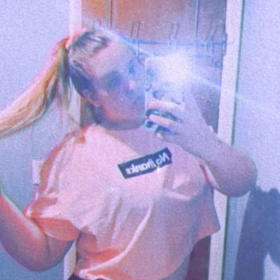 ItsTrinity0508's profile picture. “Love yourself so no one has too.”🖤