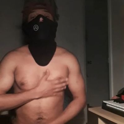 EzraJBeau's profile picture. 🚫 18+ 🚫 | Solo Exhibitionist | Bisexual 👅✊🏾 | Covert Beau 🎭