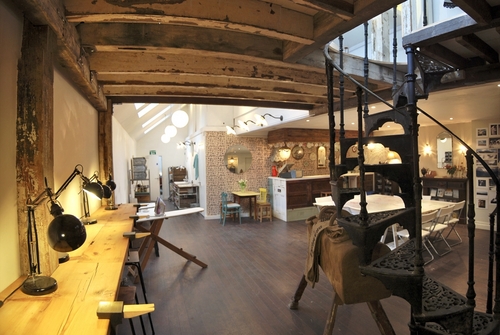 Beautiful artist studios, award-winning workshops with an ethical edge, crafty hen parties, engaging events & venue hire. Getting London Making since 2009!
