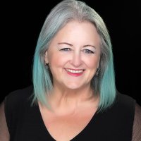 Elaine Lindsay 🎤♏️ (@troolsocial) 's Twitter Profile