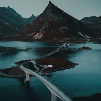 MakotoZoff's profile picture. 台湾人。 米津玄師 エメ