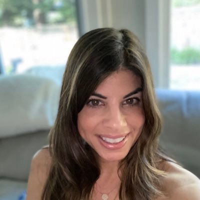Product Marketing Executive. Storyteller, wife, mother of 2 amazing girls, party organizer, shopaholic, family photographer. Opinions expressed are mine.