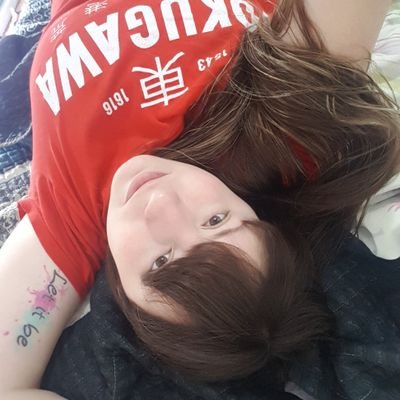 laurafanlo's profile picture. Seriefila 24 hs al dia y Lectora Constante del Maestro del Terror.

Ser Swiftie es un estilo de vida. 09/11/23 sueño hecho realidad.

Lo real es irremplazable