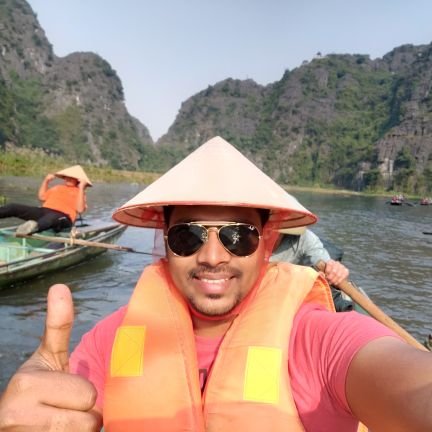 v_ya_sG's profile picture. stock market enthusiast, budding trader and interested in psychology.