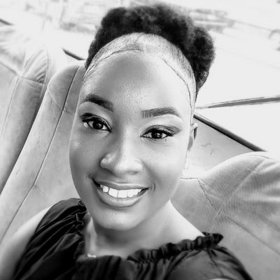 VhaineLuv's profile picture. Sleep, Wake, Eat, Work, Read, Rinse, Repeat.😑