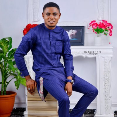 I'm a garment technician,i make trousers, shirt, suit,kaftans both cooprate and casuals. am really good at what i do....has good service Deleiver nationwide.