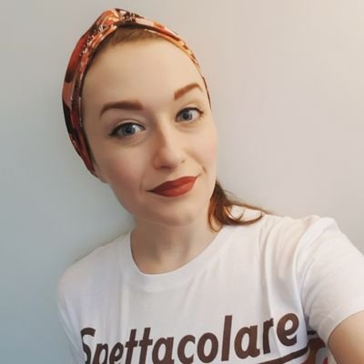 emilyinbloom's profile picture. i like boooooooks and hummus x
@chiapuddn