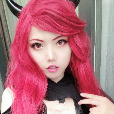 Hello,I'm April~ Cosplayer from Taiwan 大屁屁星人~努力讓身材線條更漂亮🥳