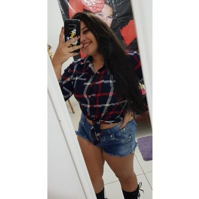 Viva com intensidade.
Ame de verdade.
Floresça em cada idade.
Seja você. Seja FELICIDADE. 🌼